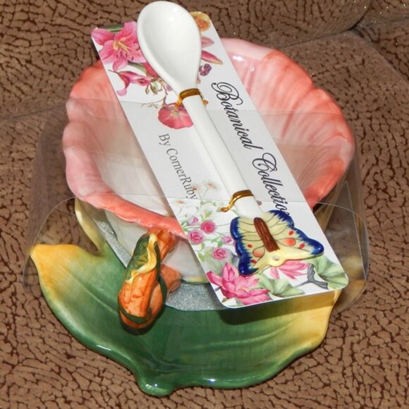 Corner Ruby Botanical Collection White Flower Shape Teacup Leaf Saucer Spoon NWT - Picture 5 of 13